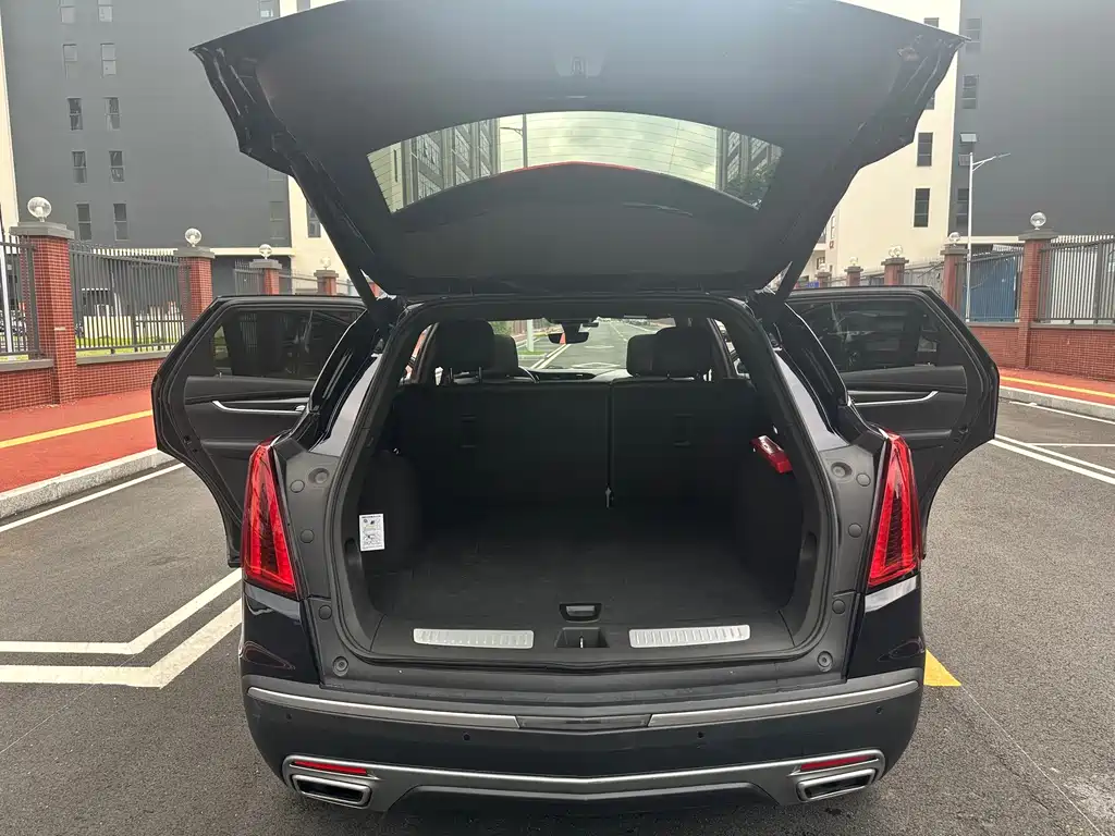 Cadillac XT5 2020 — фото 16