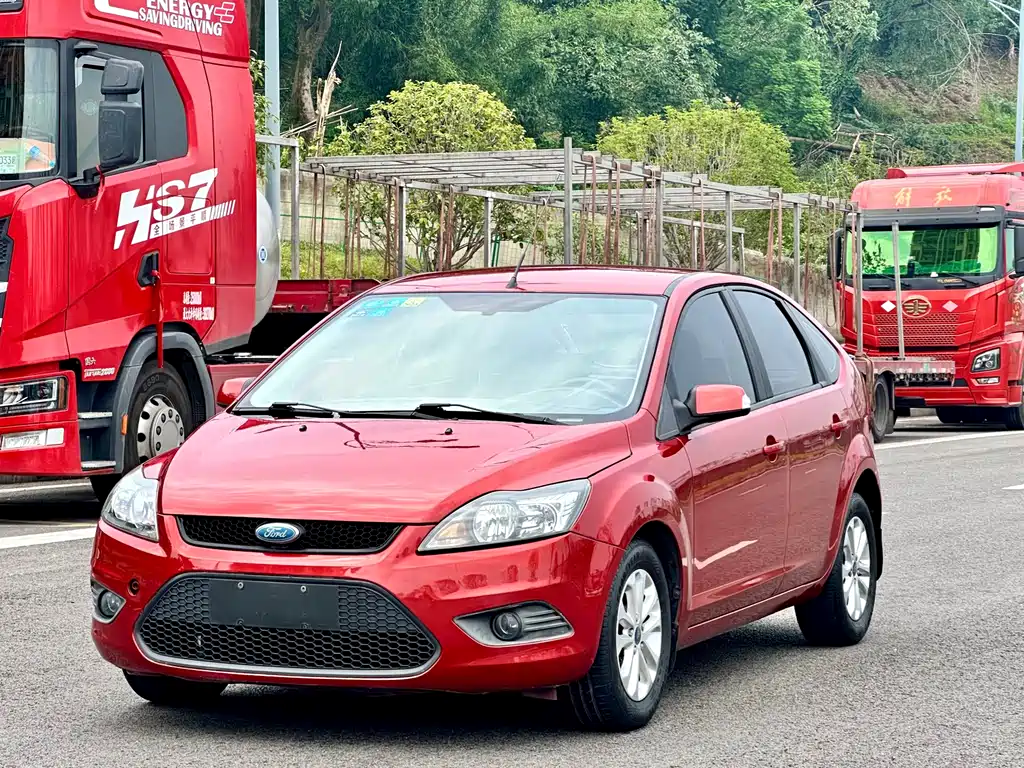 Ford Focus 2015 — фото 1