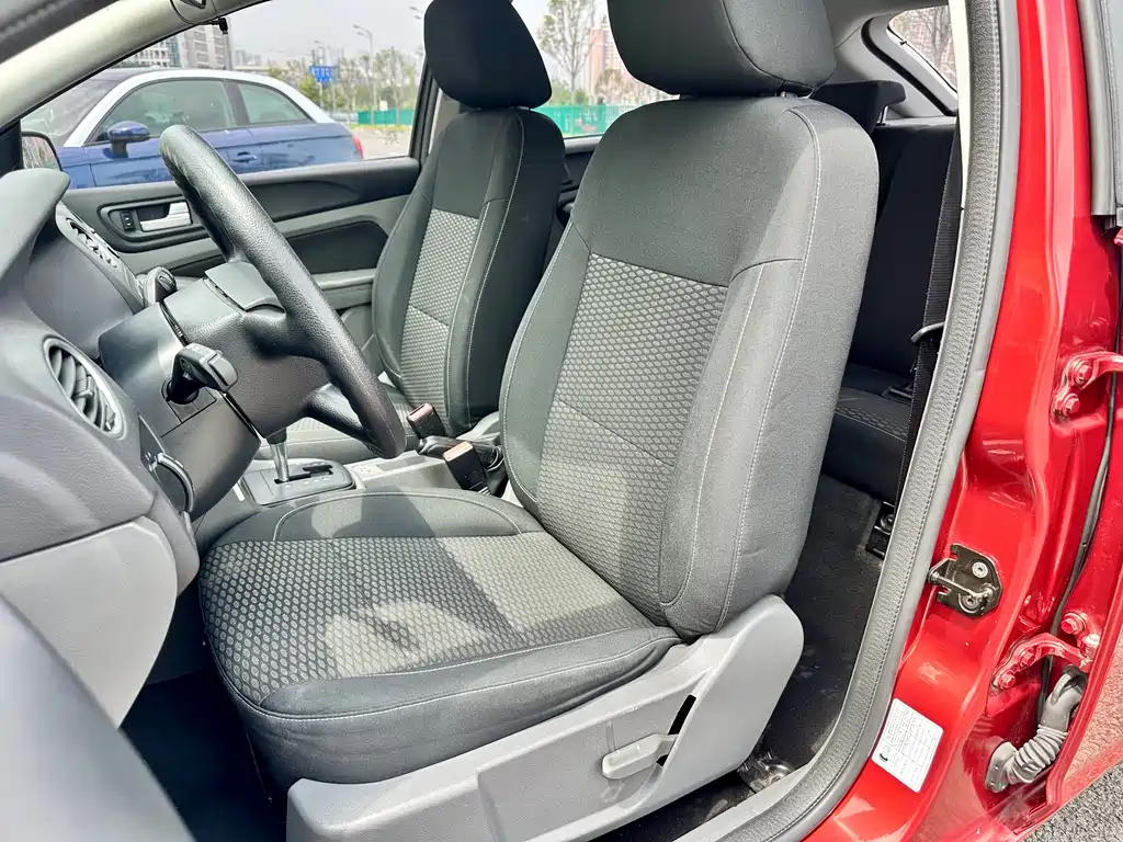 Ford Focus 2015 — фото 23