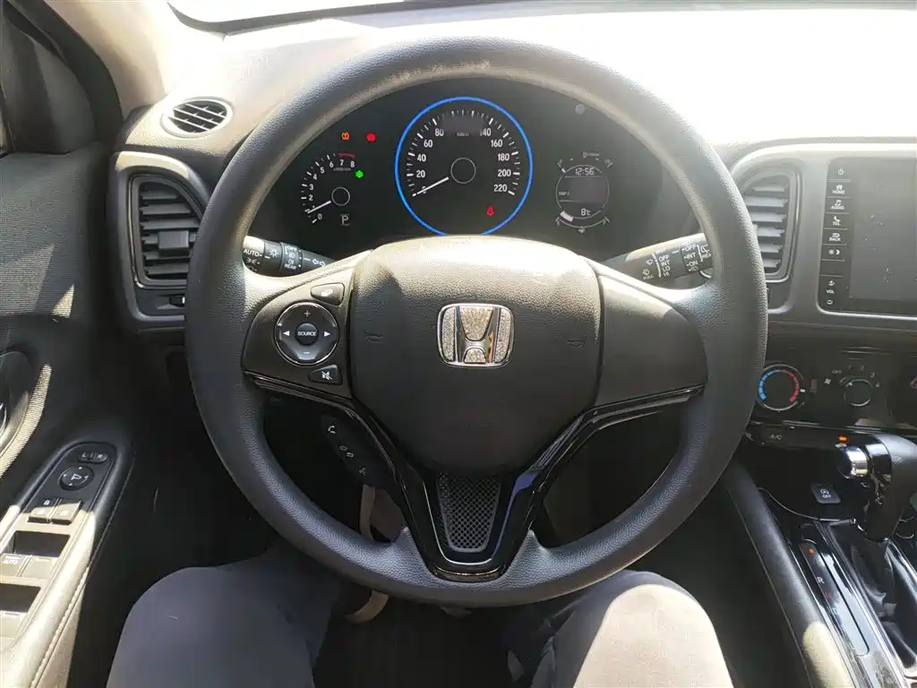Honda Vezel 2020 — фото 11