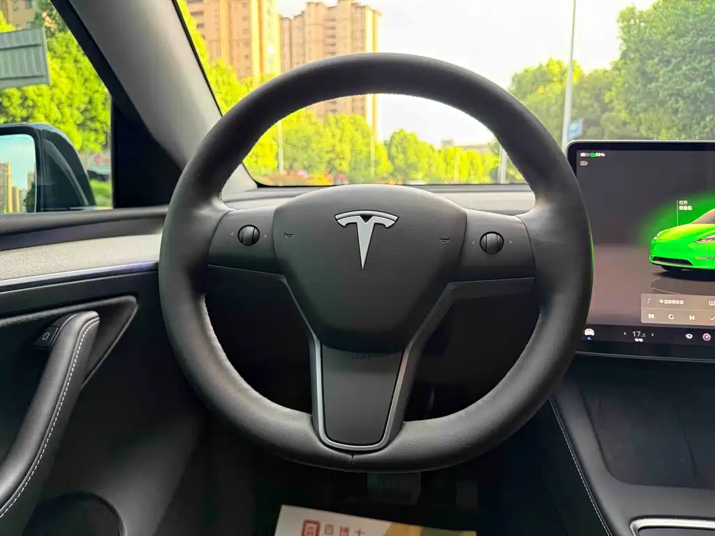 Tesla Model Y 2024 — фото 14