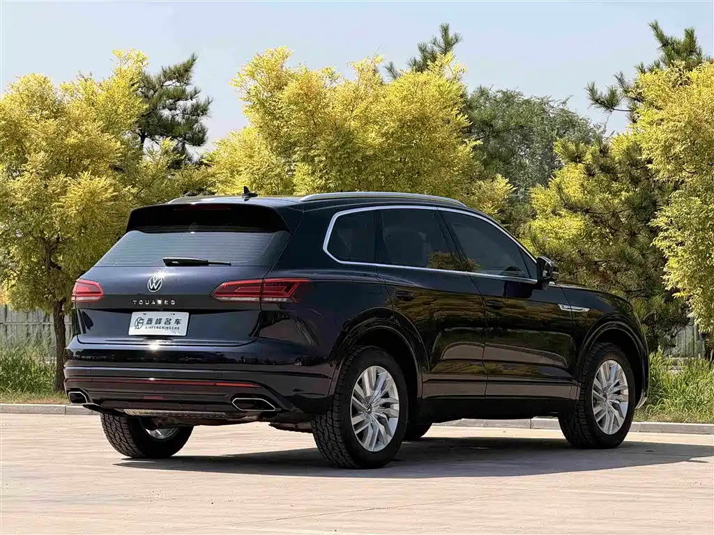 Volkswagen Touareg 2021 — фото 26