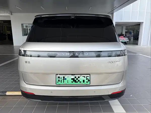 Lynk & Co 900 2025