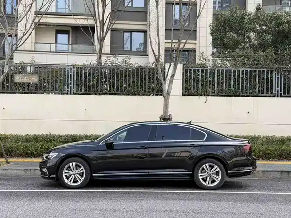 Volkswagen Magotan 2025