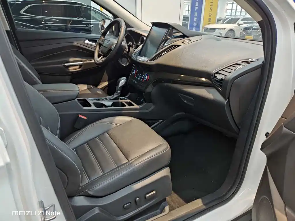Ford Kuga 2020 — фото 11
