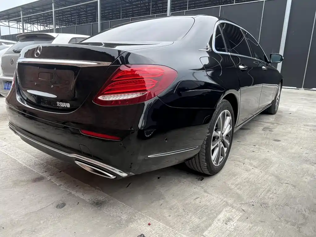 Mercedes-Benz E-Class 2018 — фото 14