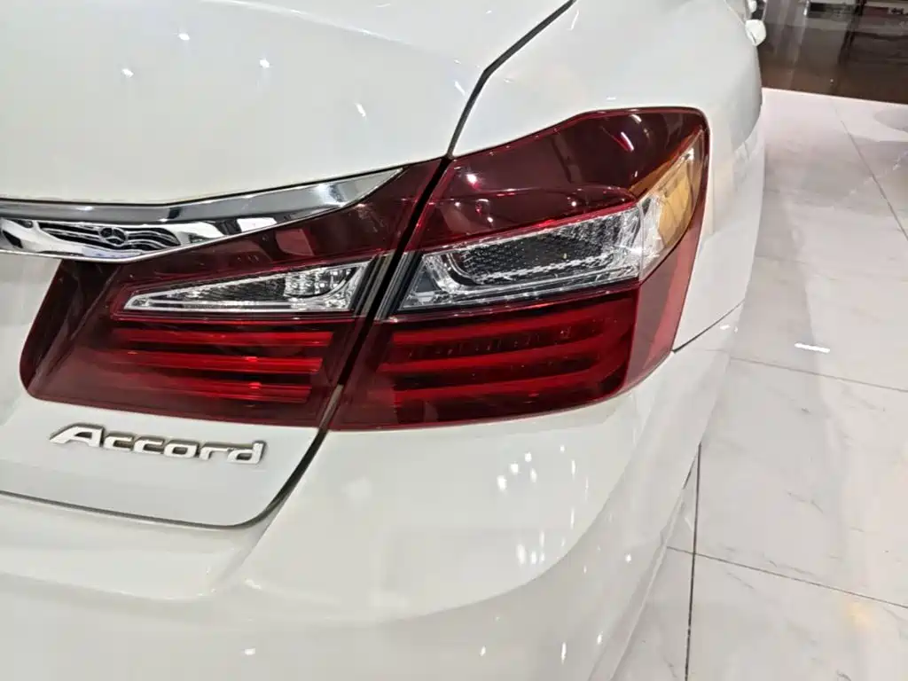 Honda Accord 2017 — фото 8
