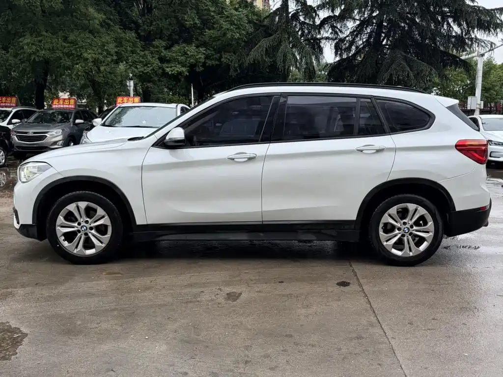 BMW X1 2016 — фото 12