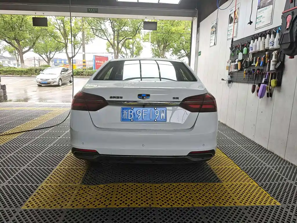 Geely Emgrand 2019