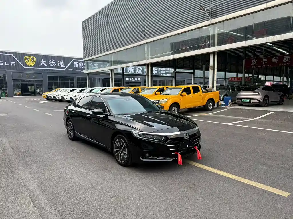 Honda Accord 2023 — фото 1