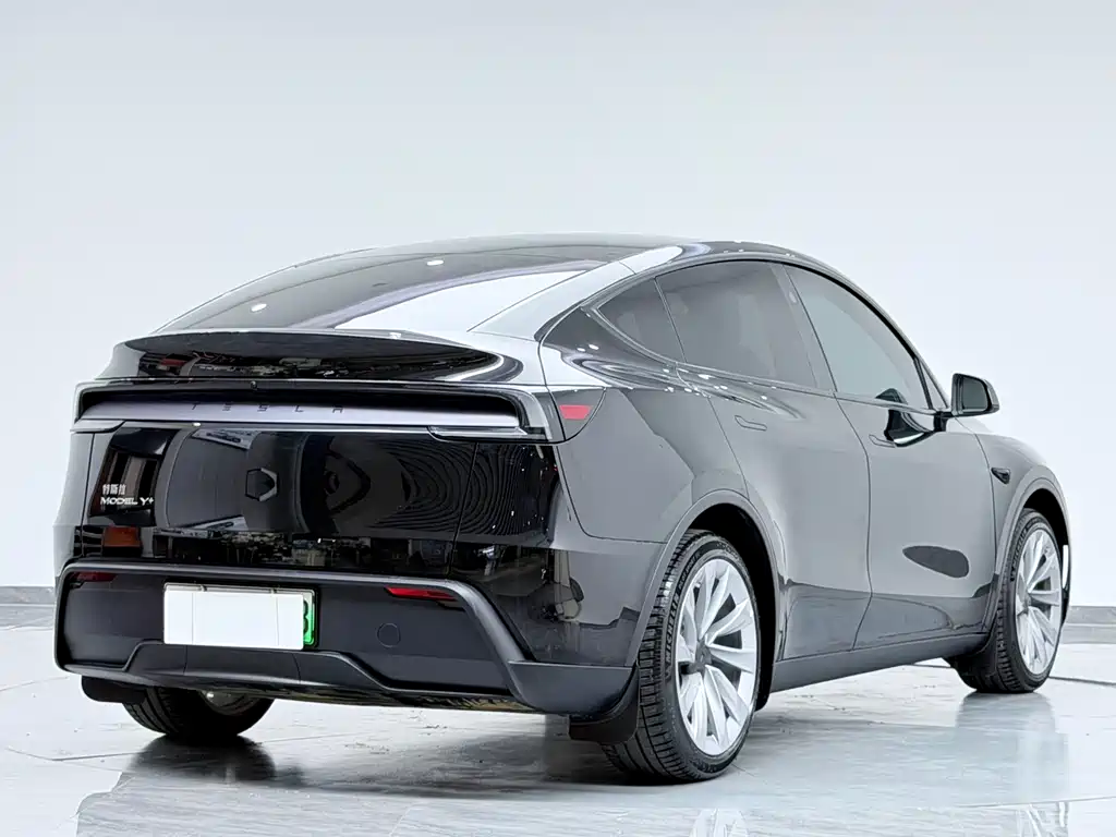 Tesla Model Y 2026 — фото 48