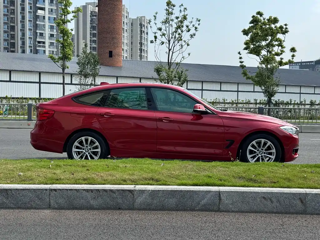 BMW 3 Series GT 2015 — фото 12