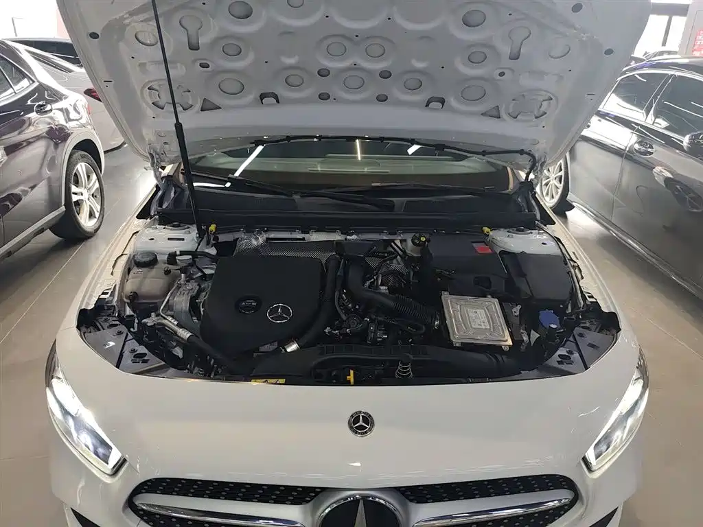 Mercedes-Benz A-Class 2023 — фото 16