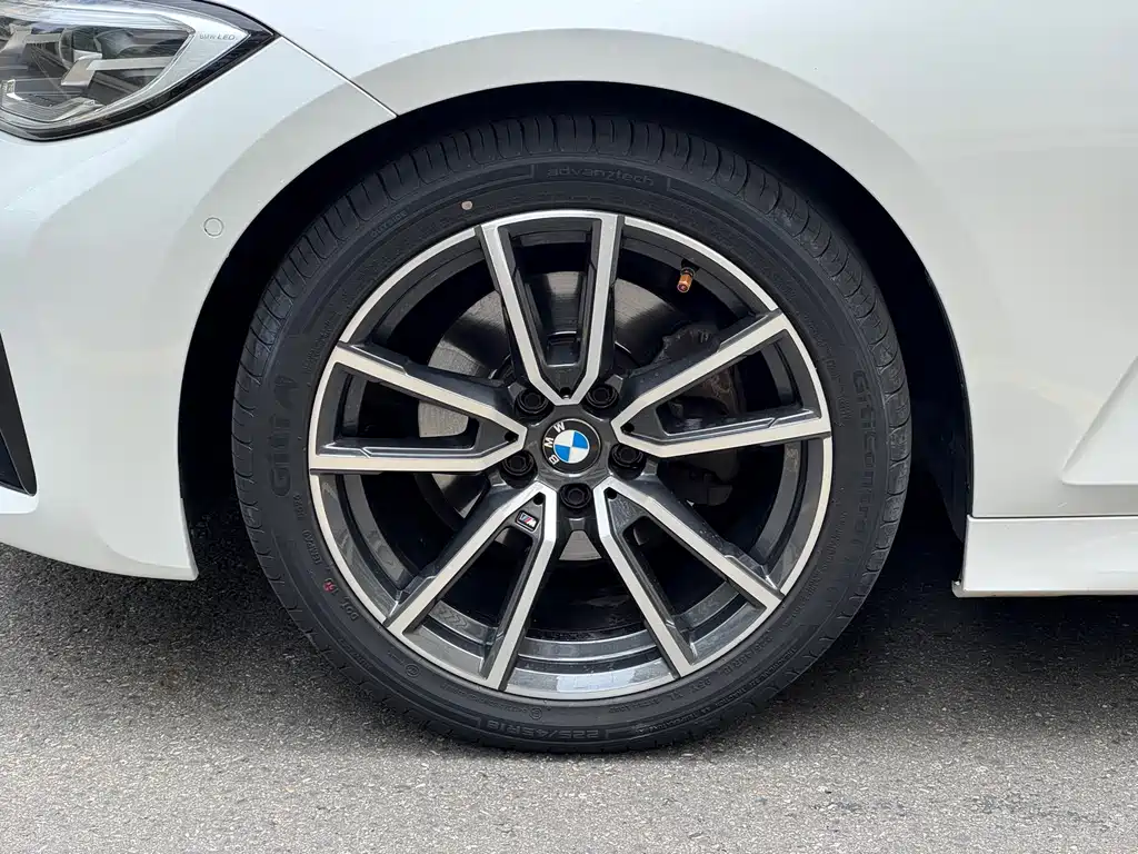 BMW 3 Series 2019 — фото 5
