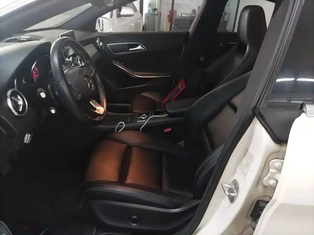 Mercedes-Benz CLA 2016 — фото 15