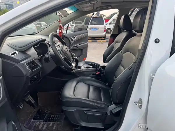 Geely Emgrand GS 2017