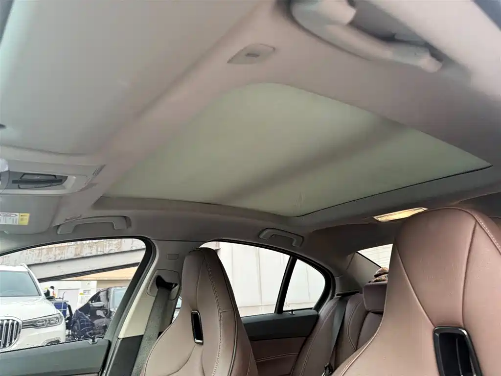 BMW 1 Series 2023 — фото 14