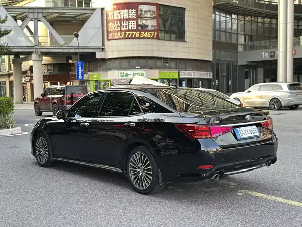 Toyota Crown 2018