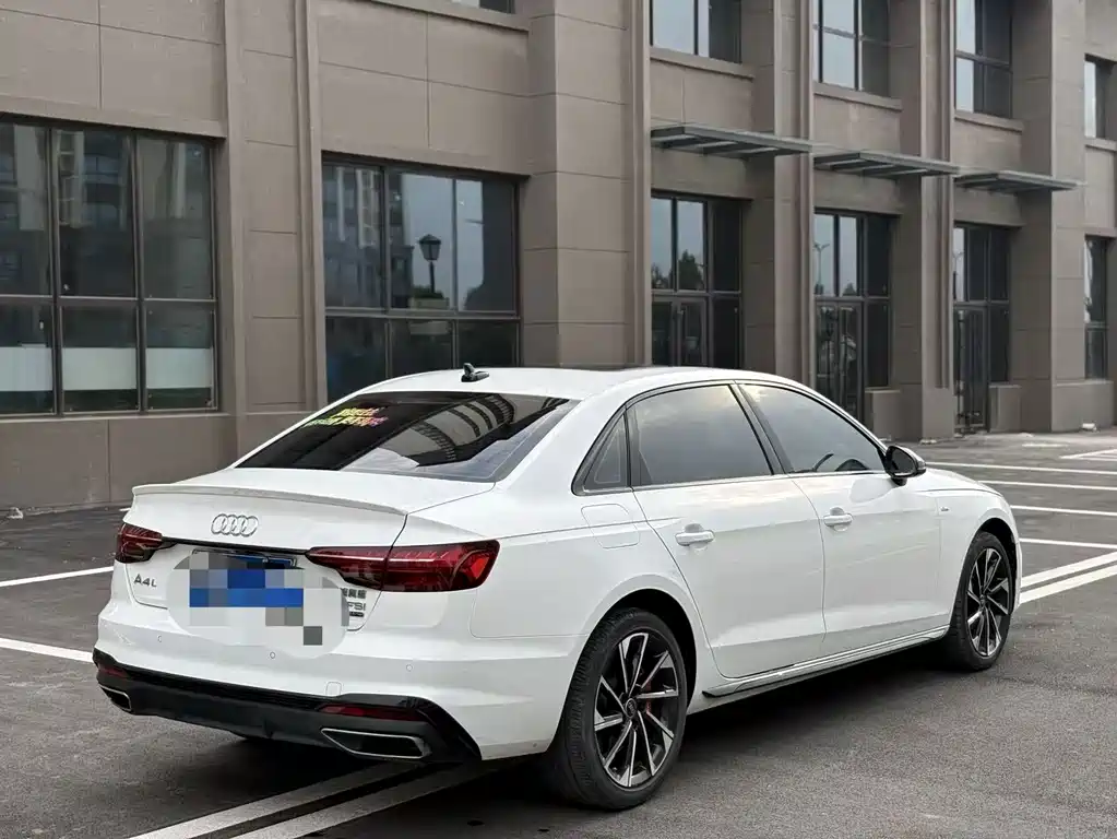 Audi A4L 2023 — фото 9