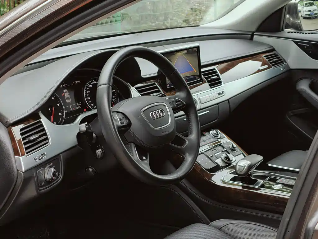 Audi A8 2015 — фото 7