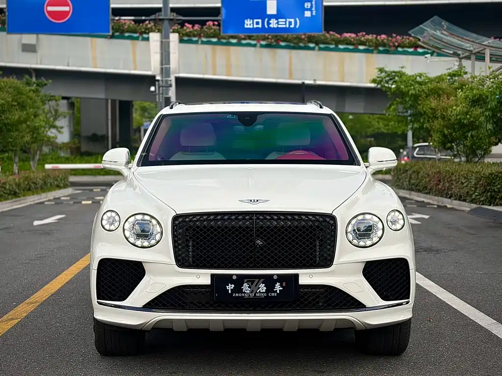 Bentley Bentayga 2022 — фото 2