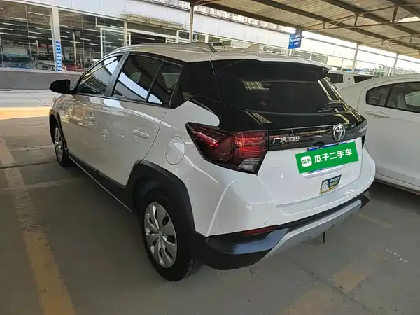 Toyota Yaris L 2022
