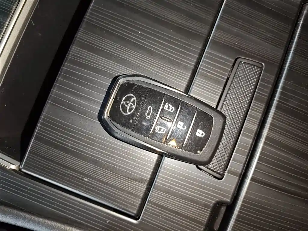 Toyota Sienna 2024 — фото 9