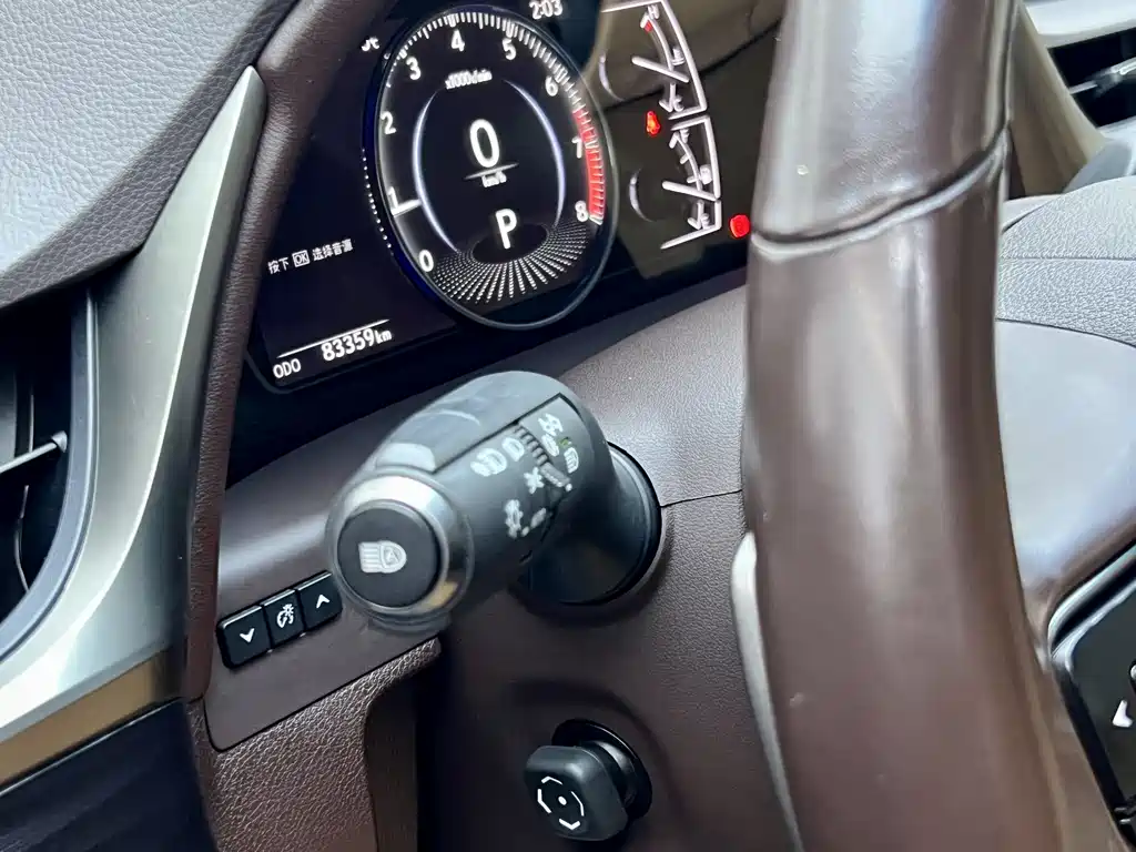 Lexus ES 2021 — фото 11