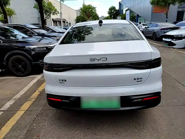 BYD Seal 05 DM-i 2025