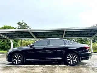 Volkswagen Passat 2023 — фото 9