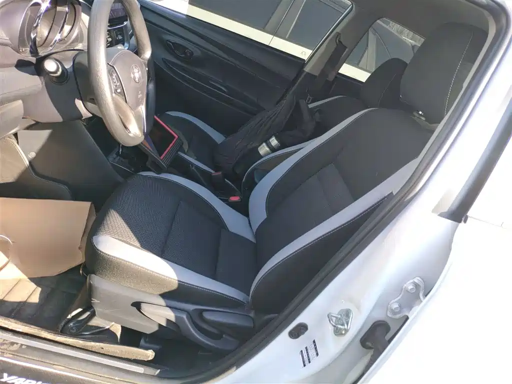 Toyota Yaris L 2022 — фото 15