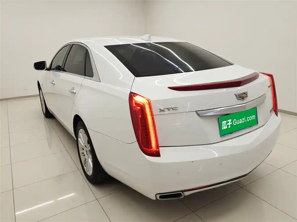 Cadillac XTS 2017 — фото 23