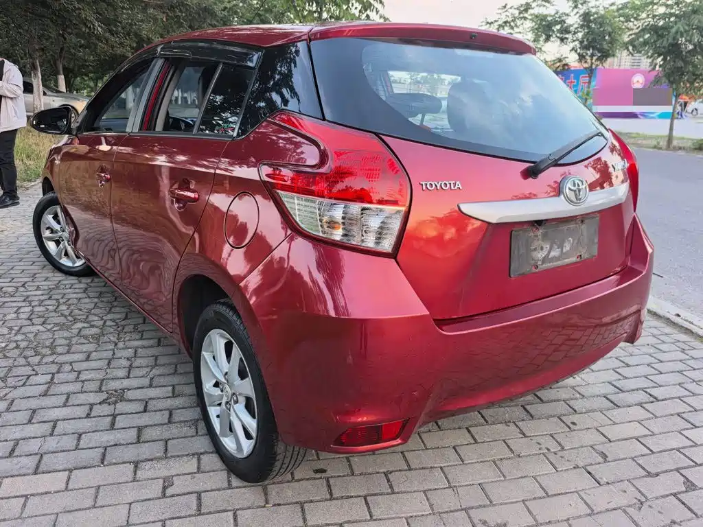 Toyota Yaris L 2015