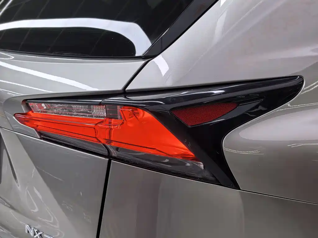 Lexus NX 2016 — фото 32