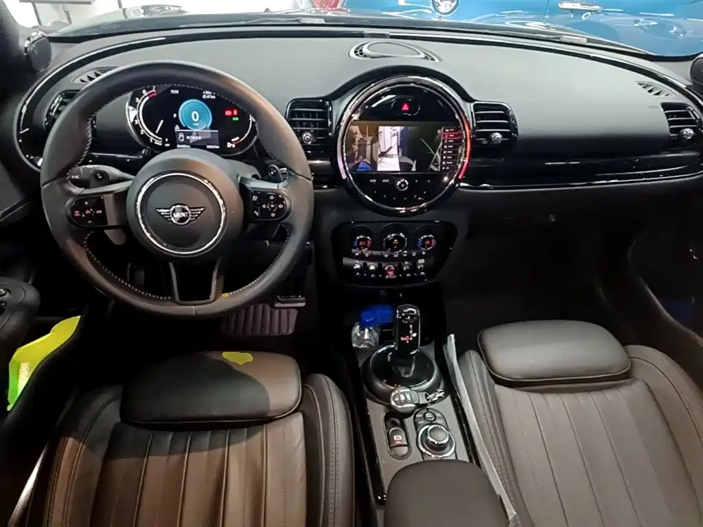 MINI Clubman 2024 — фото 10