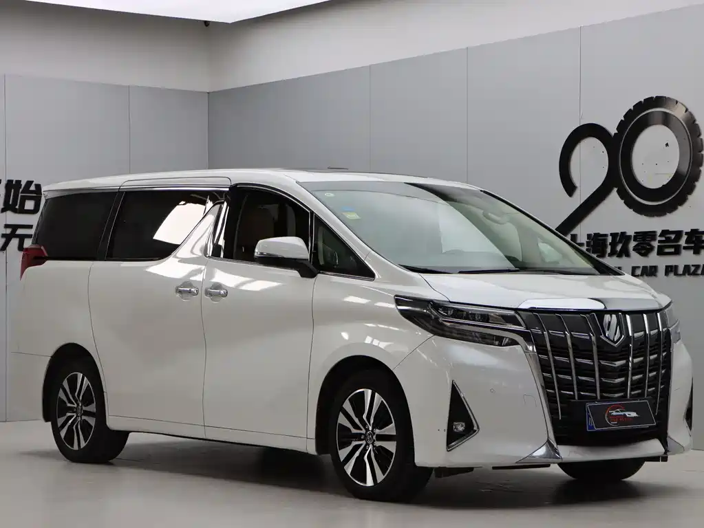 Toyota Alphard 2018 — фото 1