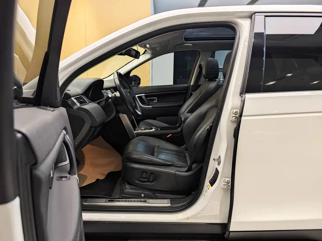Land Rover Discovery Sport 2017 — фото 13