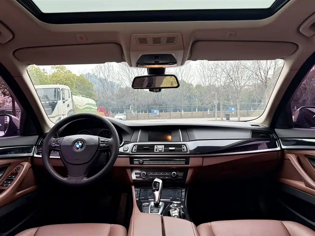BMW 5 Series 2014 — фото 15