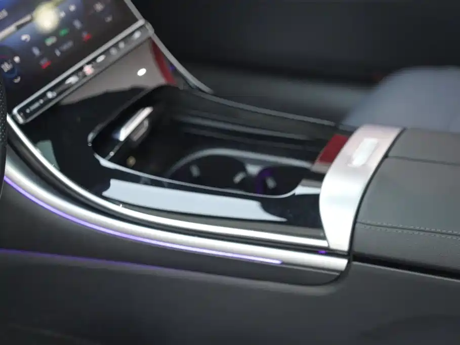 Mercedes-Benz C-Class 2023 — фото 15