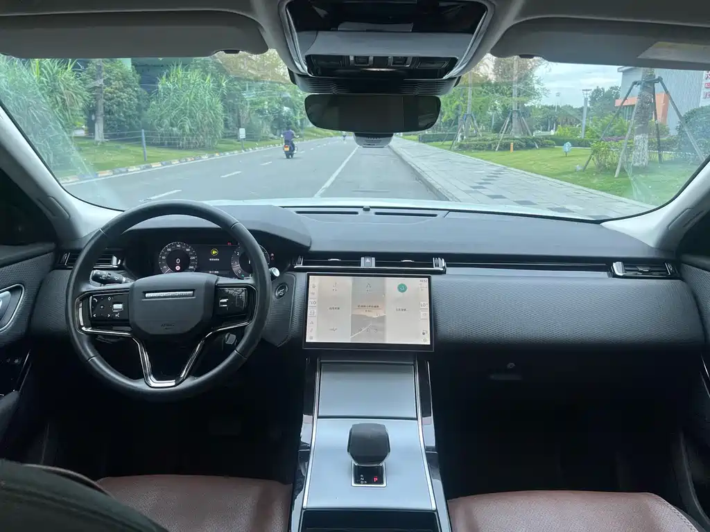 Land Rover Velar 2024 — фото 10