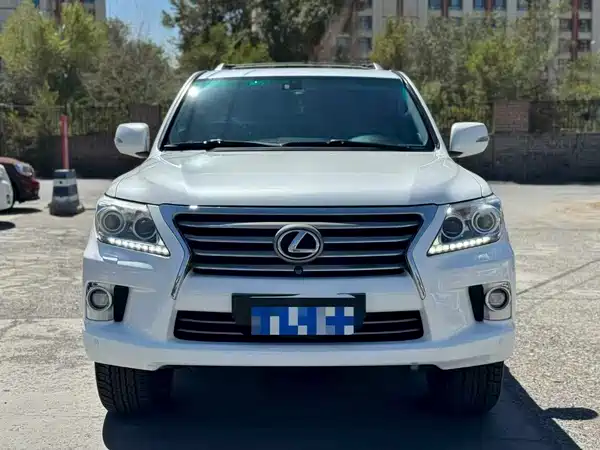 Lexus LX 2014