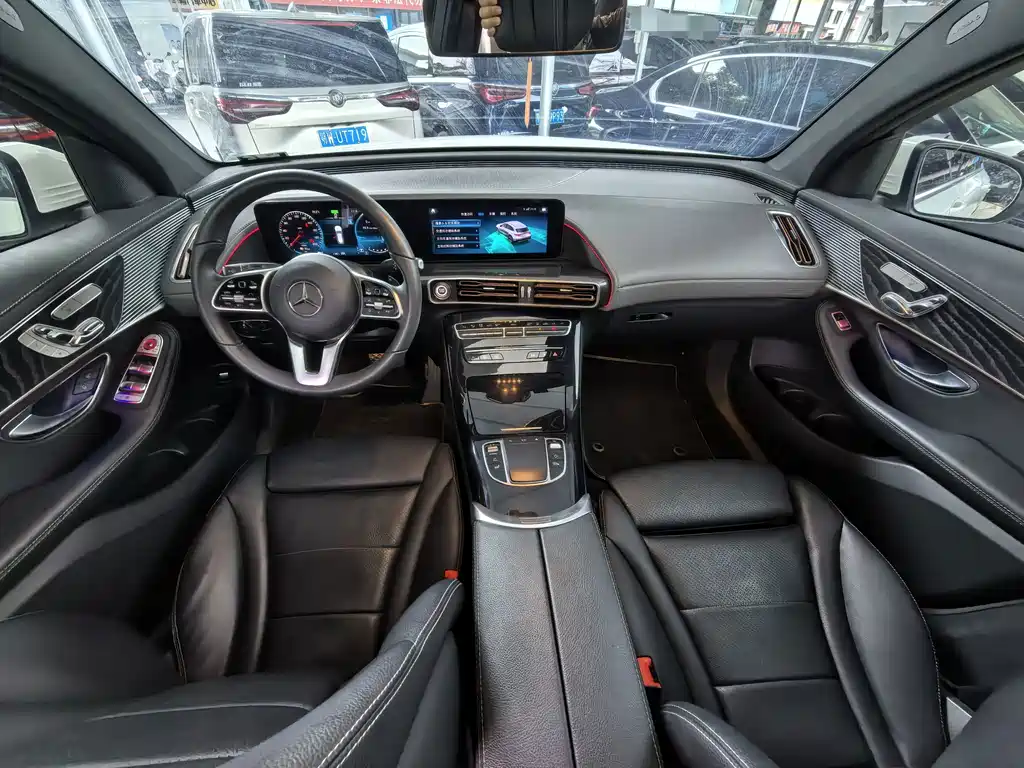 Mercedes-Benz EQC 2021 — фото 12
