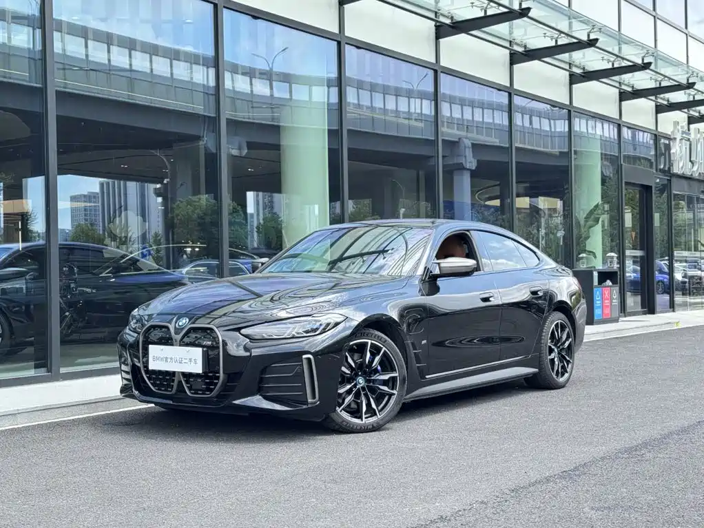 BMW i4 2024 — фото 1
