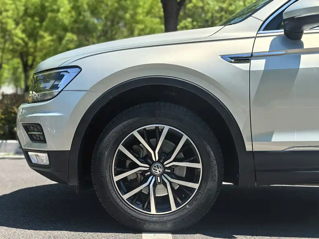 Volkswagen Tiguan L 2018 — фото 10