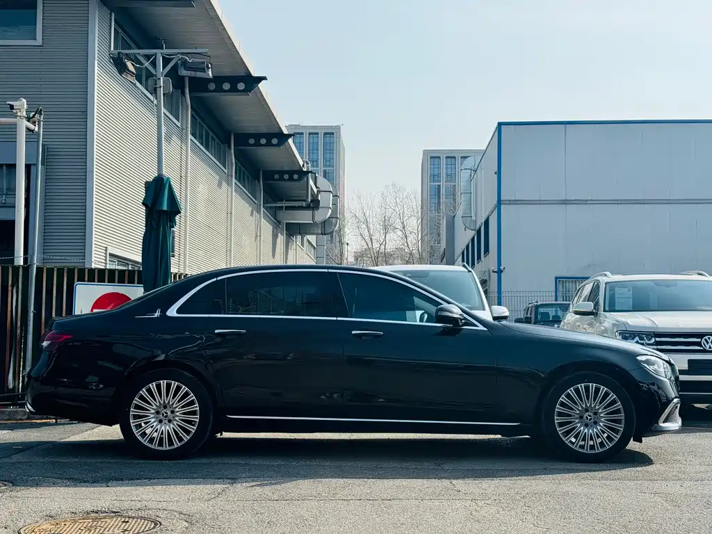 Mercedes-Benz E-Class 2022 — фото 30