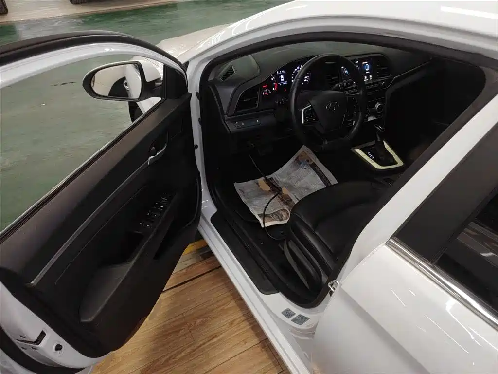 Hyundai Elantra 2020 — фото 12