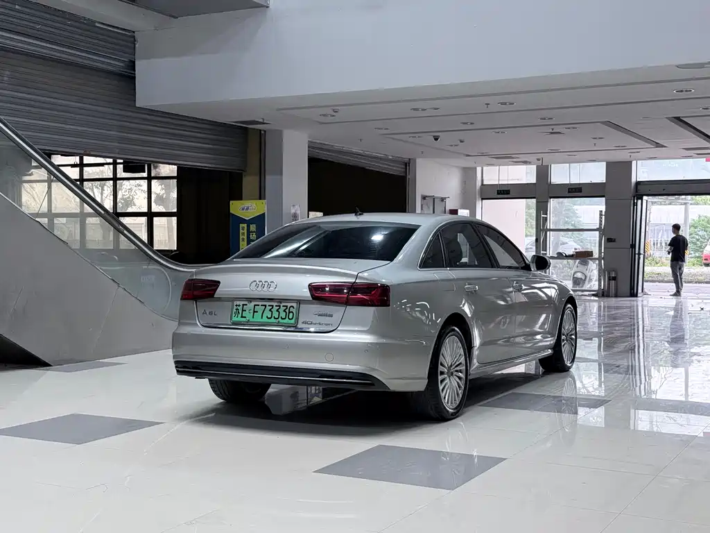Audi A6L New Energy 2018 — фото 10