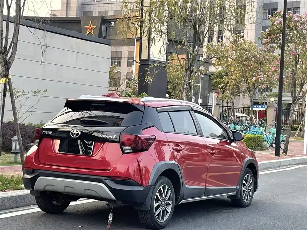 Toyota Yaris L 2020 — фото 24