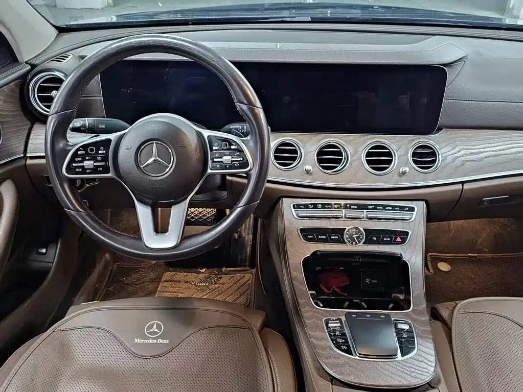 Mercedes-Benz E-Class 2019 — фото 13
