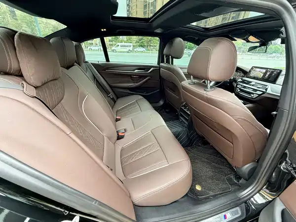 BMW 5 Series 2022